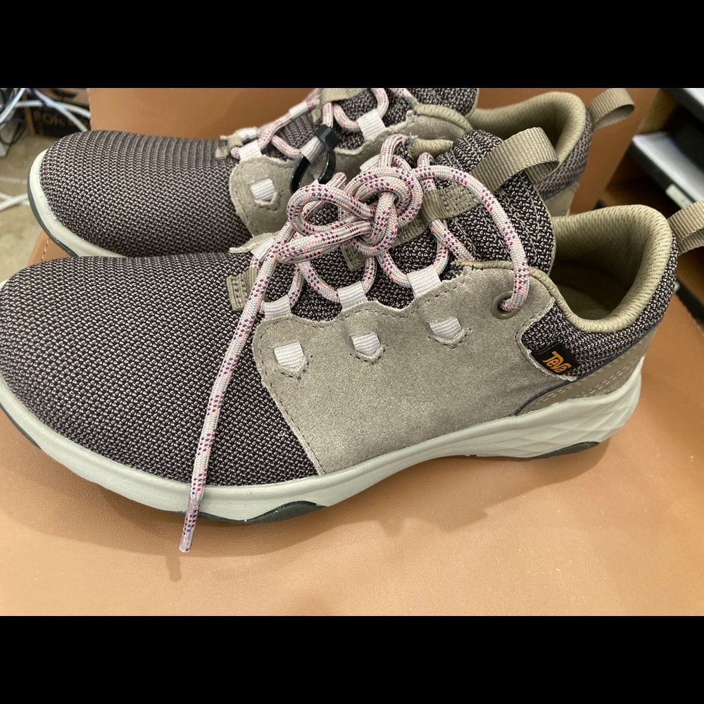 COPY - Teva arrowridge low hiker Women's sneaker shoes